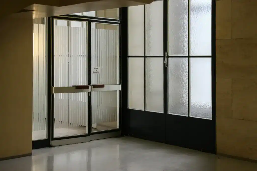commercial-glass-door-installation-toronto